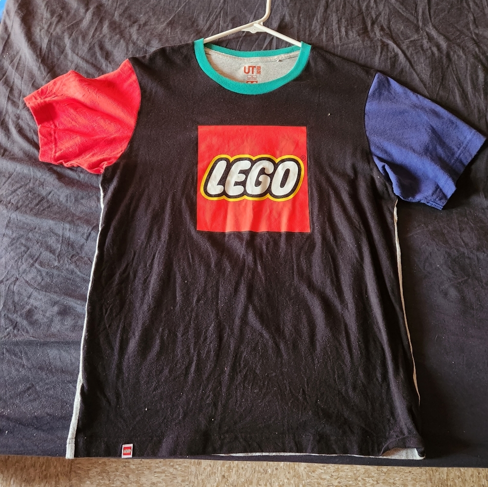 Uniqlo LEGO OOP tee